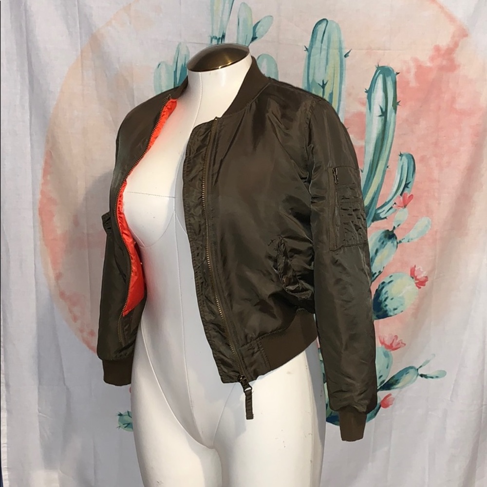 Forever 21 army green bomber jacket